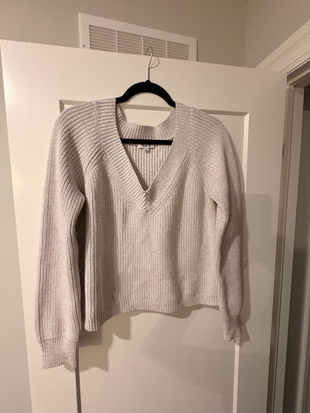 525 America Metallic Rainbow Vneckline Knit Fisherman Sweater Size Medium.
